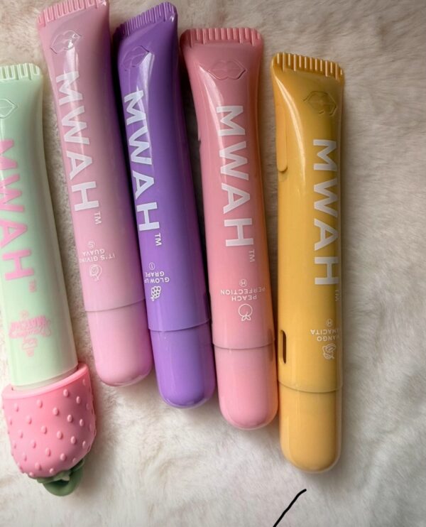 MWAH Lip gloss cart